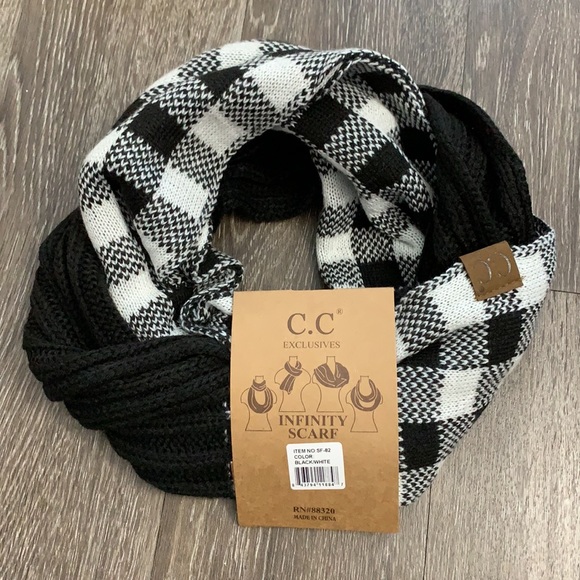 C.C Cheveux Hat and Infinity Scarf Set - Picture 7 of 9